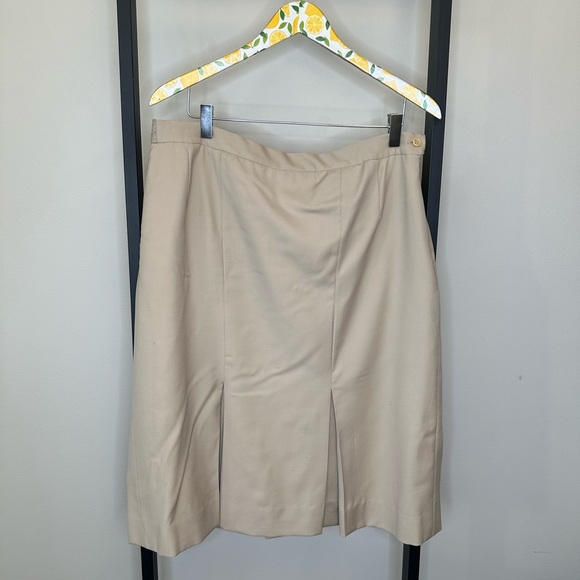 Burberrys Tan Skirt - Picture 1 of 5